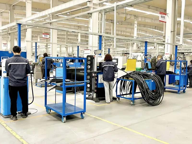Born for harsh environments | Ultra-wear-resistant mining hydraulic hoses empower smart mines for ef